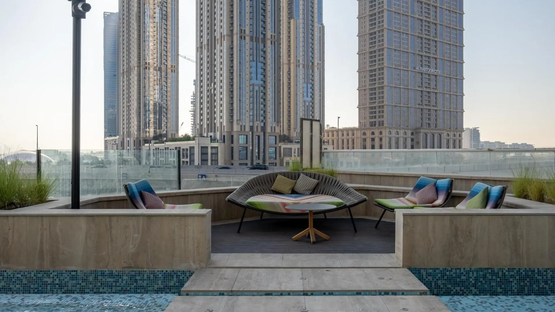 Apartment 2Br Luxury Retreat - Stunning Canal And Sea View Dubai