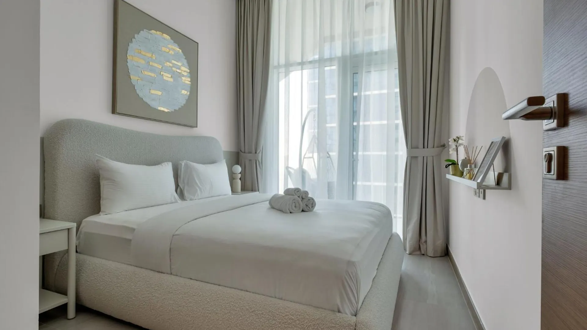 2Br Luxury Retreat - Stunning Canal And Sea View Dubai