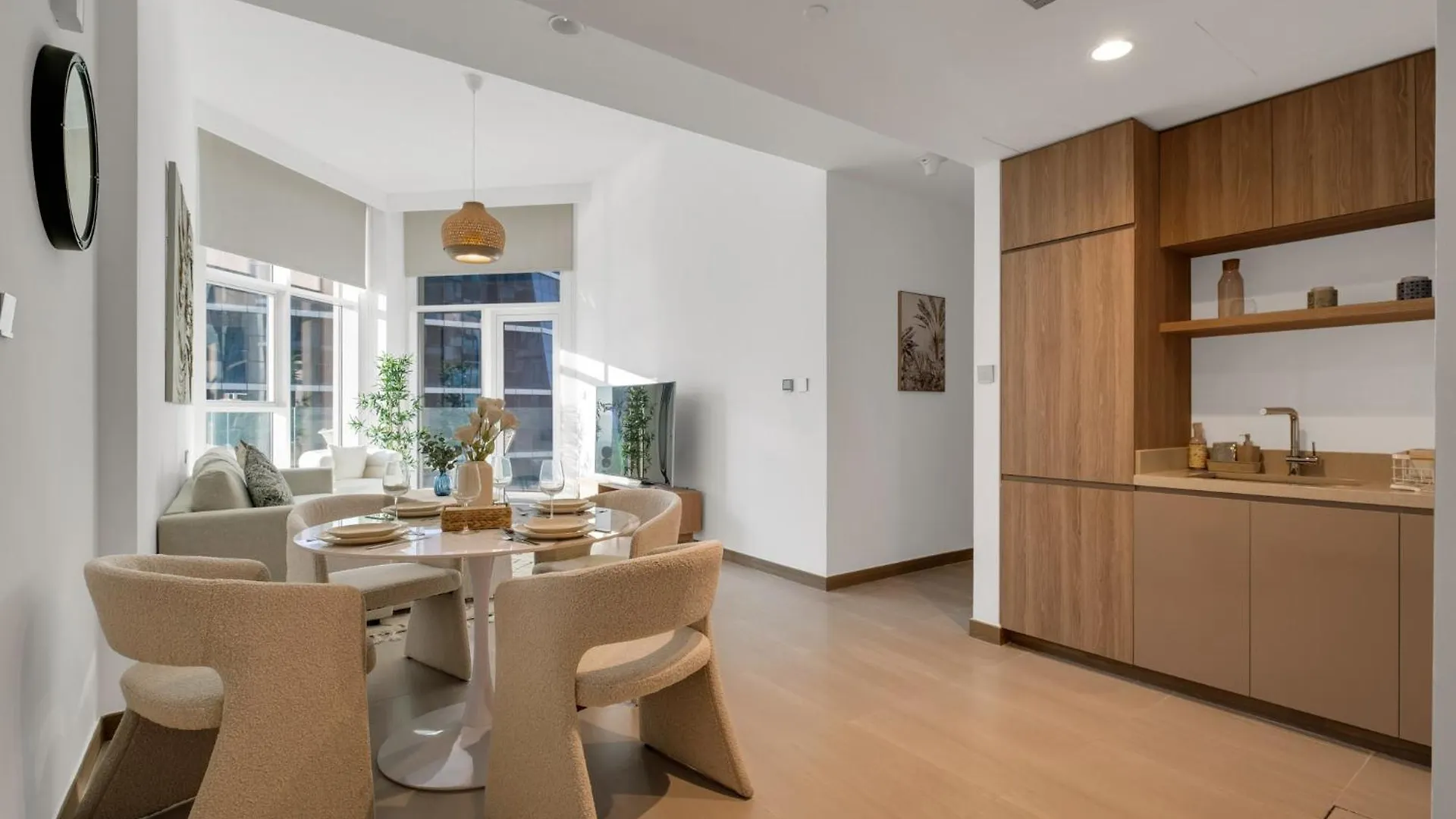 Apartment 2Br Luxury Retreat - Stunning Canal And Sea View Dubai